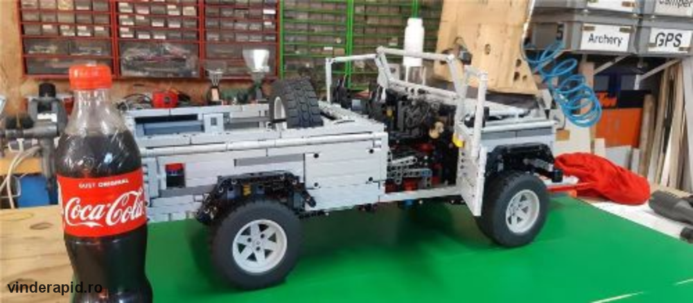 Lego land rover defender cu telecomanda