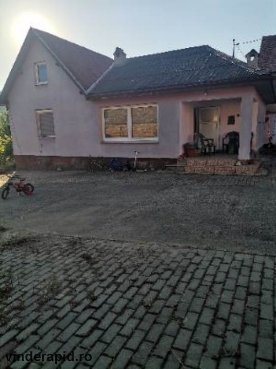 Se vinde casa în localitatea Saschiz