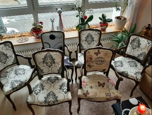 Vând scaune antice restaurate