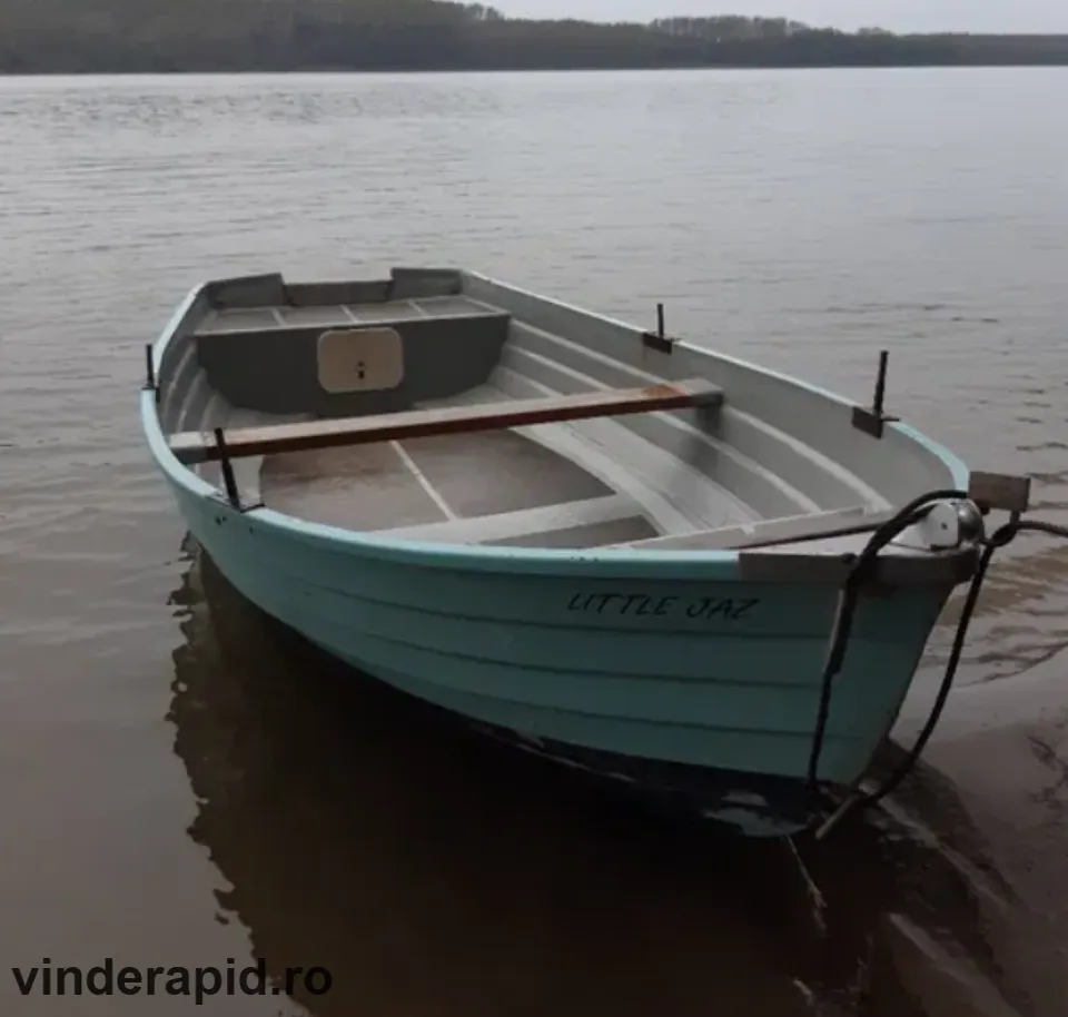 Inchiriez barca de Pescuit pe Dunăre la Scrumbie